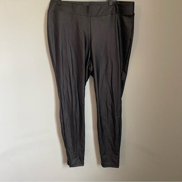 Torrid Full Length Signature Waist Pu Faux Leather Black Legging - Picture 2 of 5